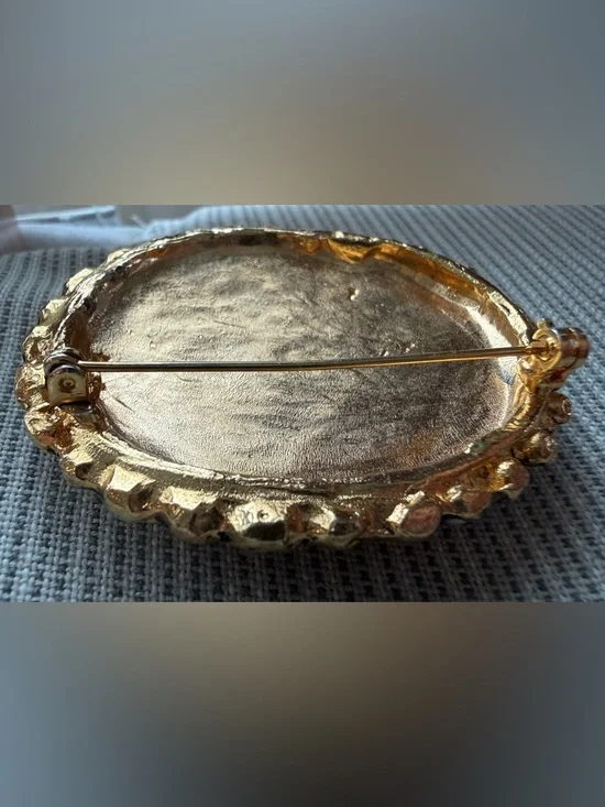 Jade Stone chips Green Gemstone Gold tone Faux Pearl Statement Brooch - Picture 5 of 9